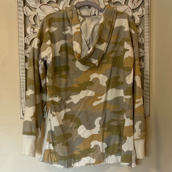 Aerie Oversized Sun Washed Desert Camo Hoodie (Size Small) - Picture 3 of 6